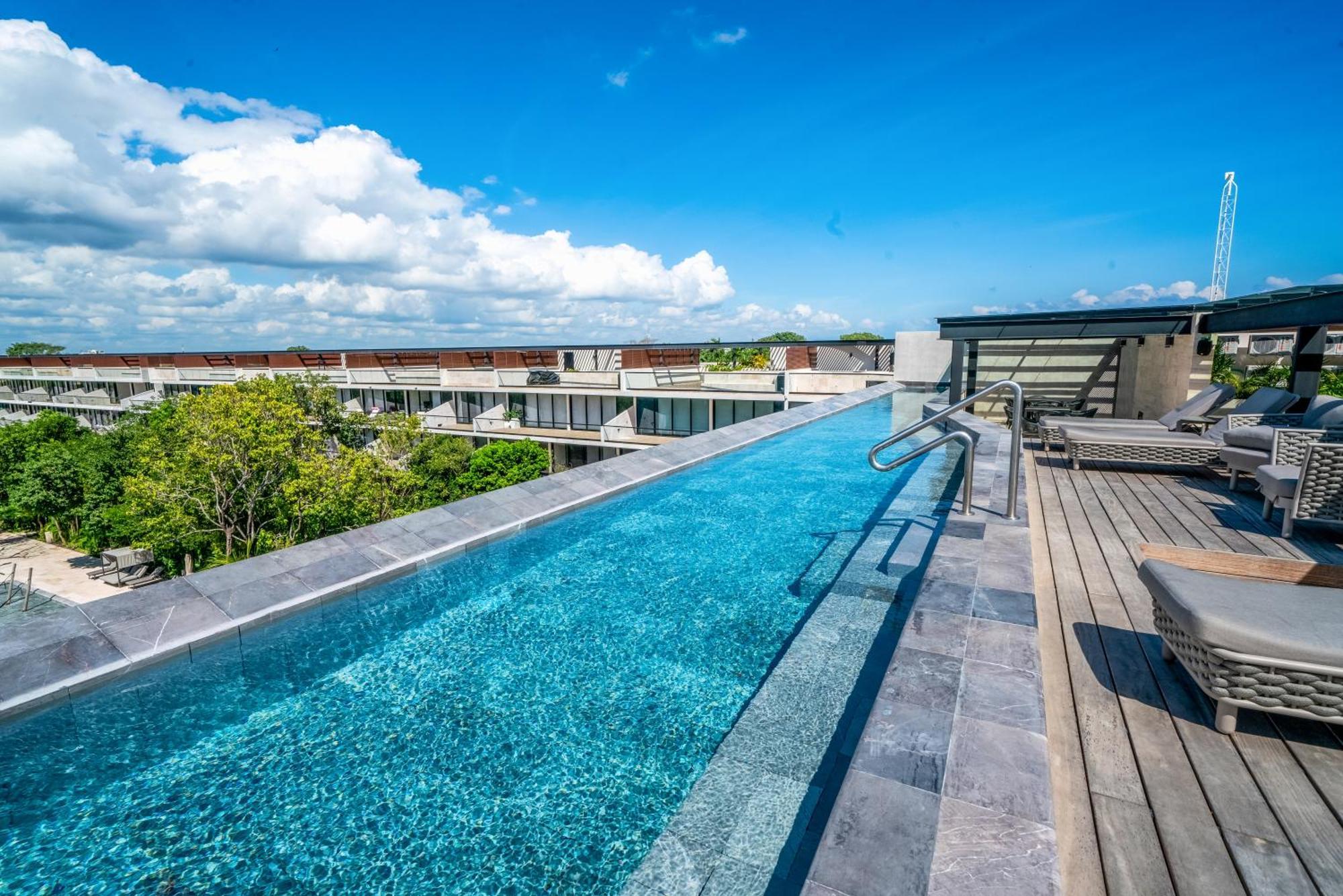 Luxury 2 Bedroom - Infinity Pool At Awa Residences In Playacar, Awa 107 Ferienhaus *