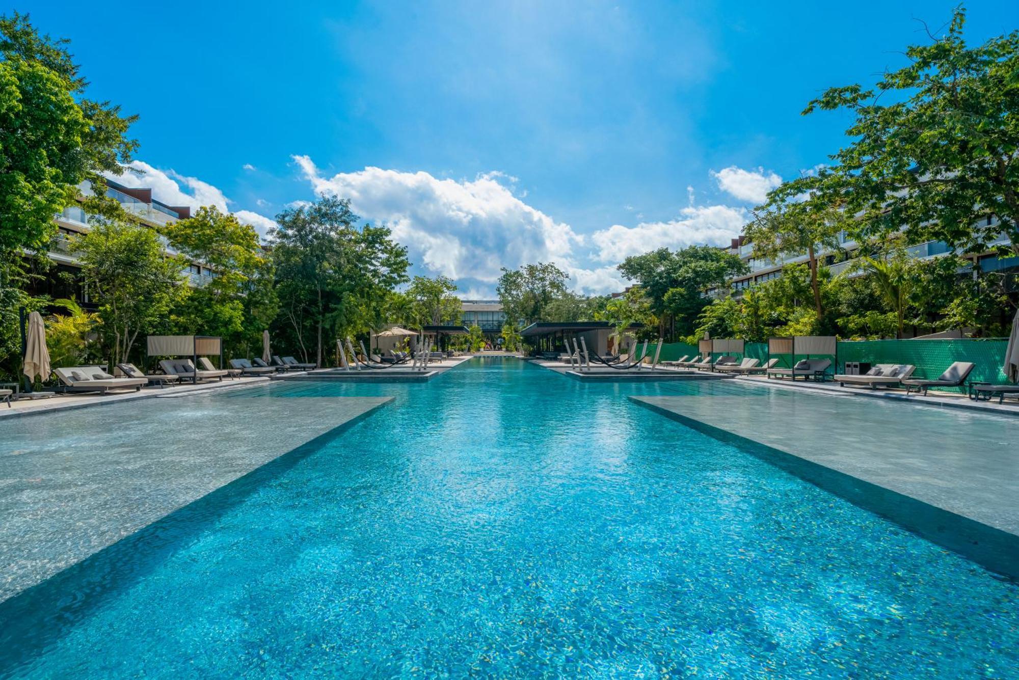 Luxury 2 Bedroom - Infinity Pool At Awa Residences In Playacar, Awa 107 Ferienhaus