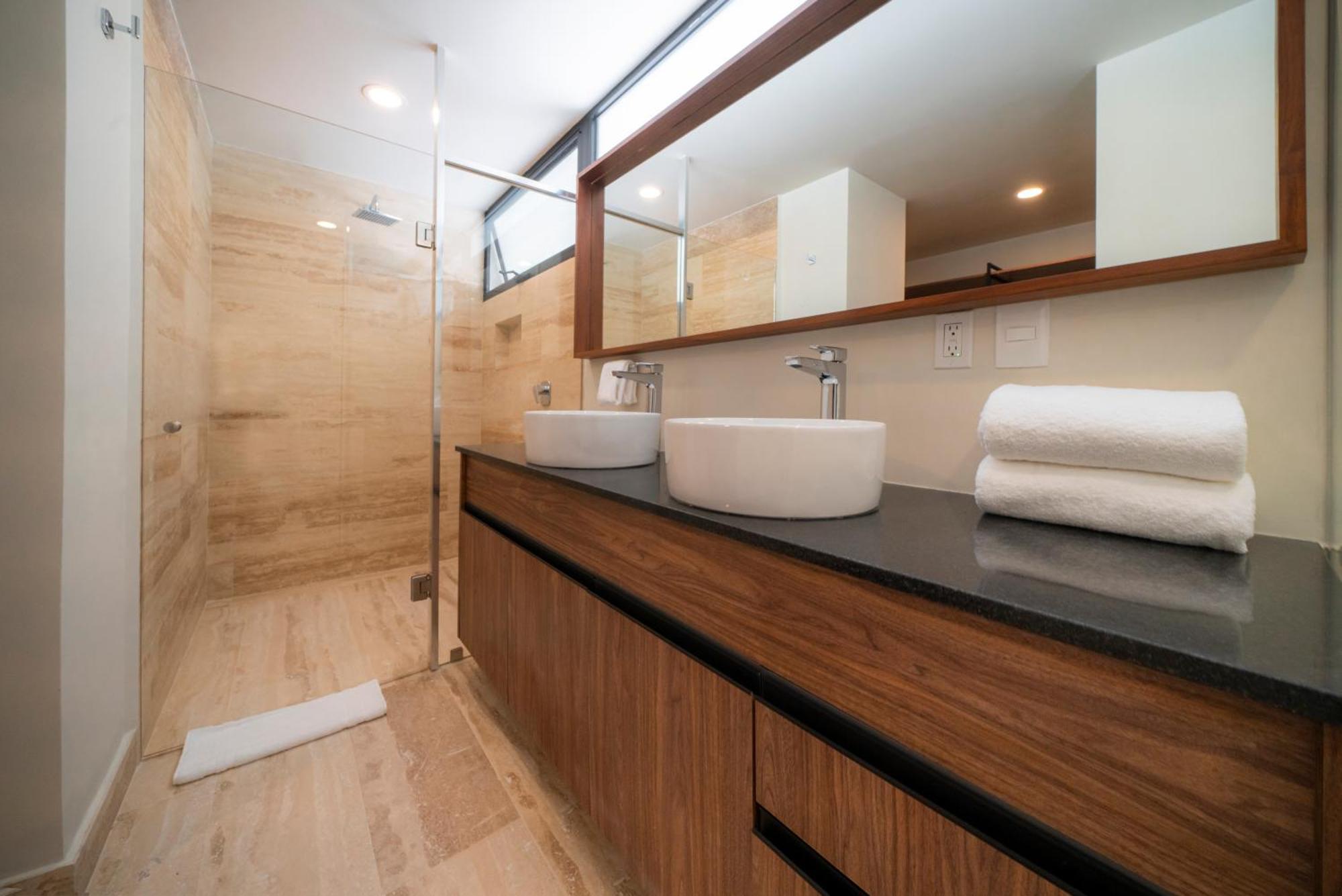 Luxury 2 Bedroom - Infinity Pool At Awa Residences In Playacar, Awa 107 Ferienhaus *